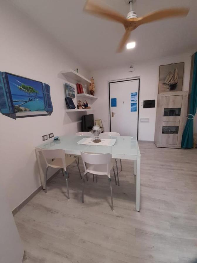 Ambos Mundos Apartment Quartu Sant'Elena Luaran gambar